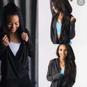 Zyia Black Yoga Shawl